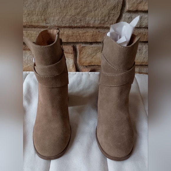 Crown Vintage Stylish Tan Suede Leather Ankle Boots_6.5 - Picture 2 of 7